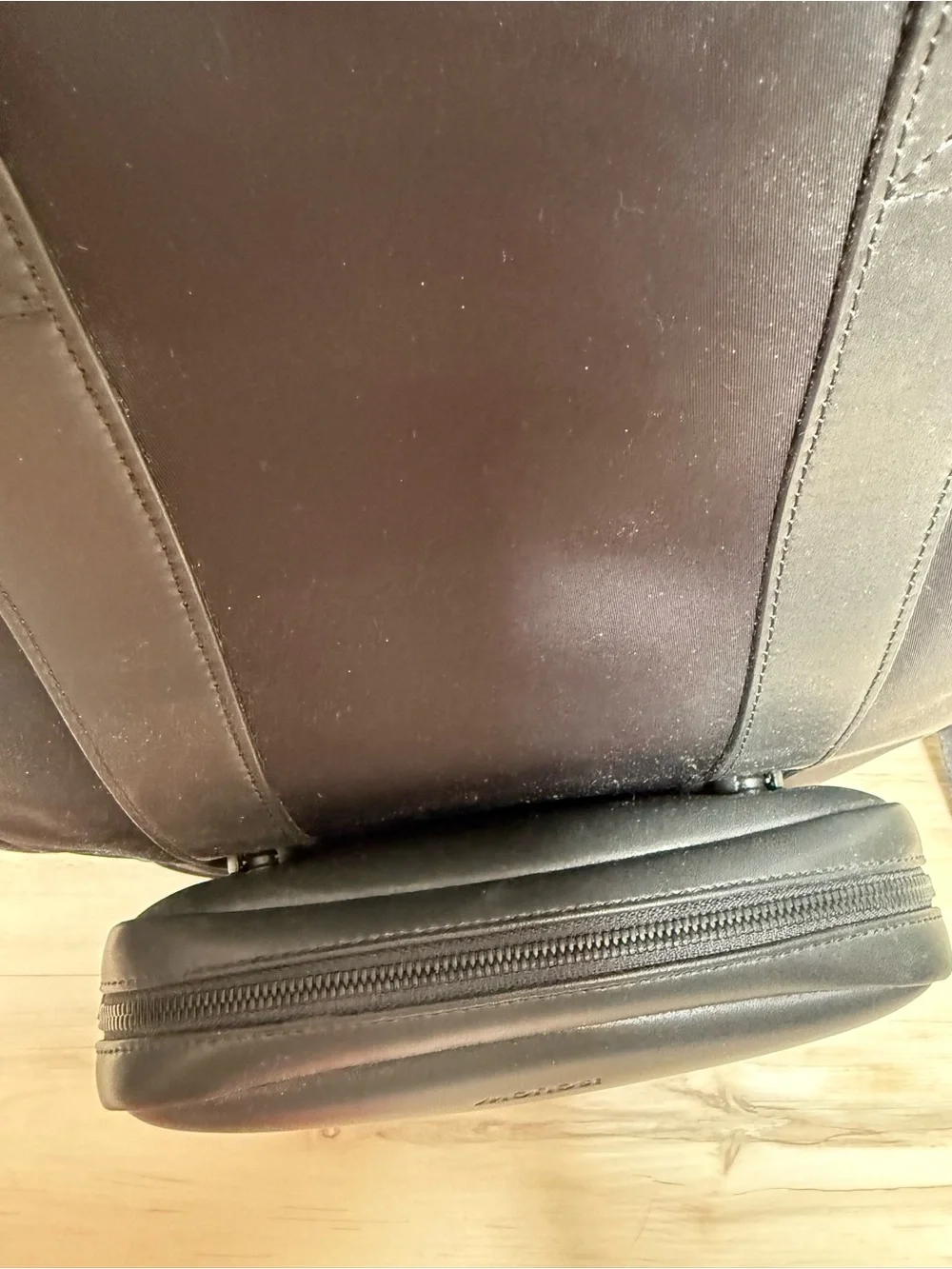 Monos sleek black